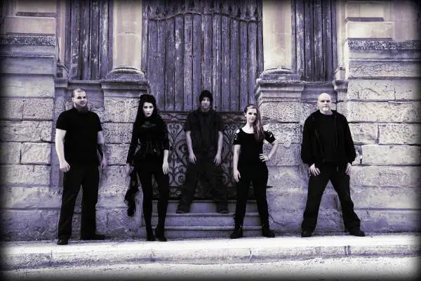 interview Apparition (UK)